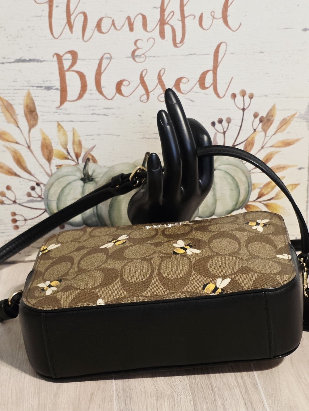 🐝Coach Mini Camera Bag Khaki Sig Crossbody Purse BEES C8671 Bumblebees 🐝🐝♥️ - Picture 10 of 16